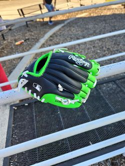 Left Handed Baseball Glove