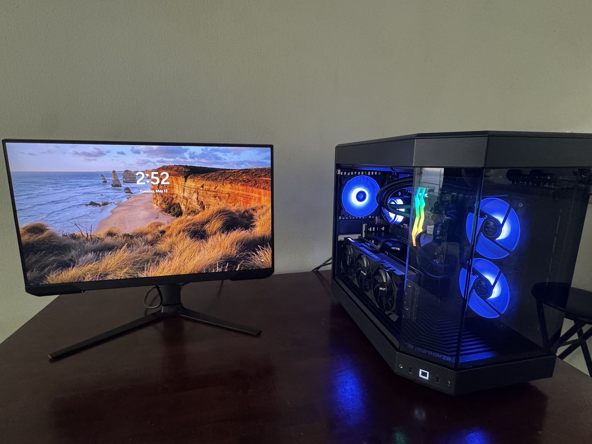iBUYPOWER Y60 Gaming PC + Samsung Odyssey G3 24” Monitor