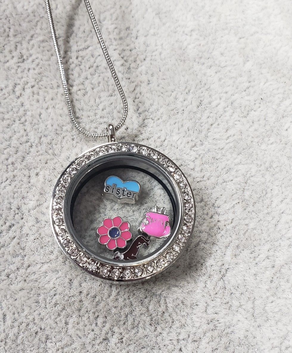 Locket floating necklace