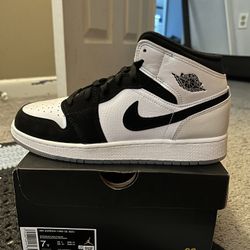 Jordan 1 Mid Diamond size 7y 