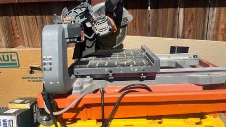 Sierra eléctrica Ridgid 8”