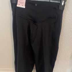 New Victoria’s Secret Black Leggings $25