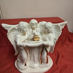 MIKASA PORCELAIN ANGEL'S CANDLE HOLDER / CANDELERO DE PORCELANA DE ANGELES 