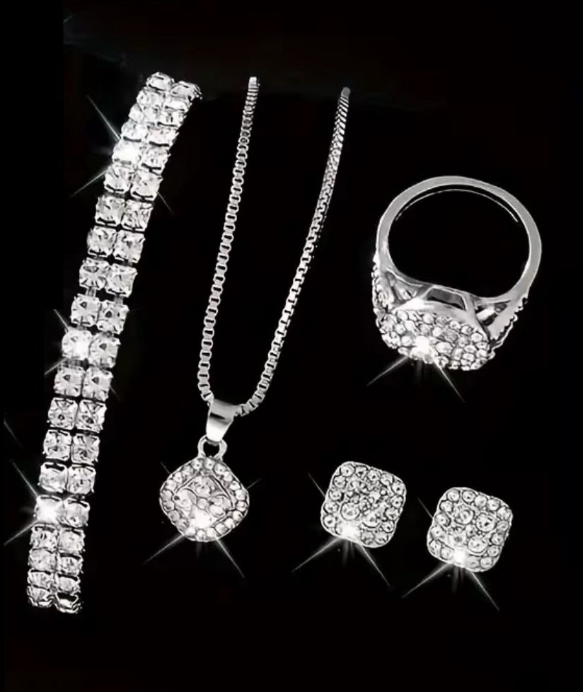 Elegant Silver Jewelry Set with Diamond Accents