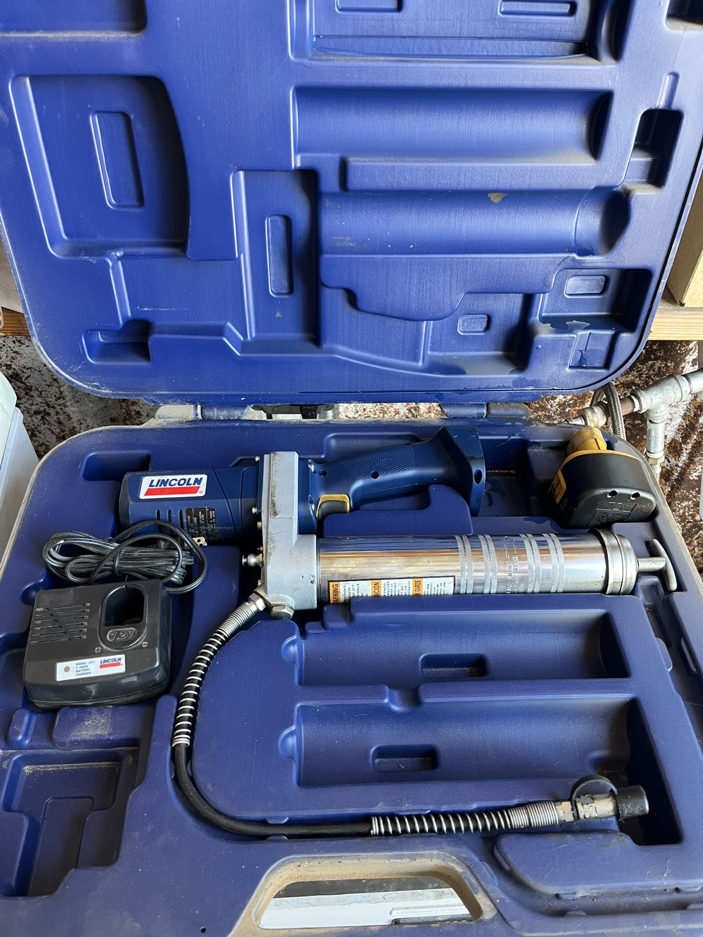 Battery Powered Lincoln Grease Gun