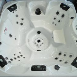 Brand New 7’X7’ 7-8 Person Hot Tub With Double Warranty Included