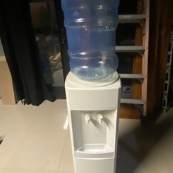 Water Dispenser