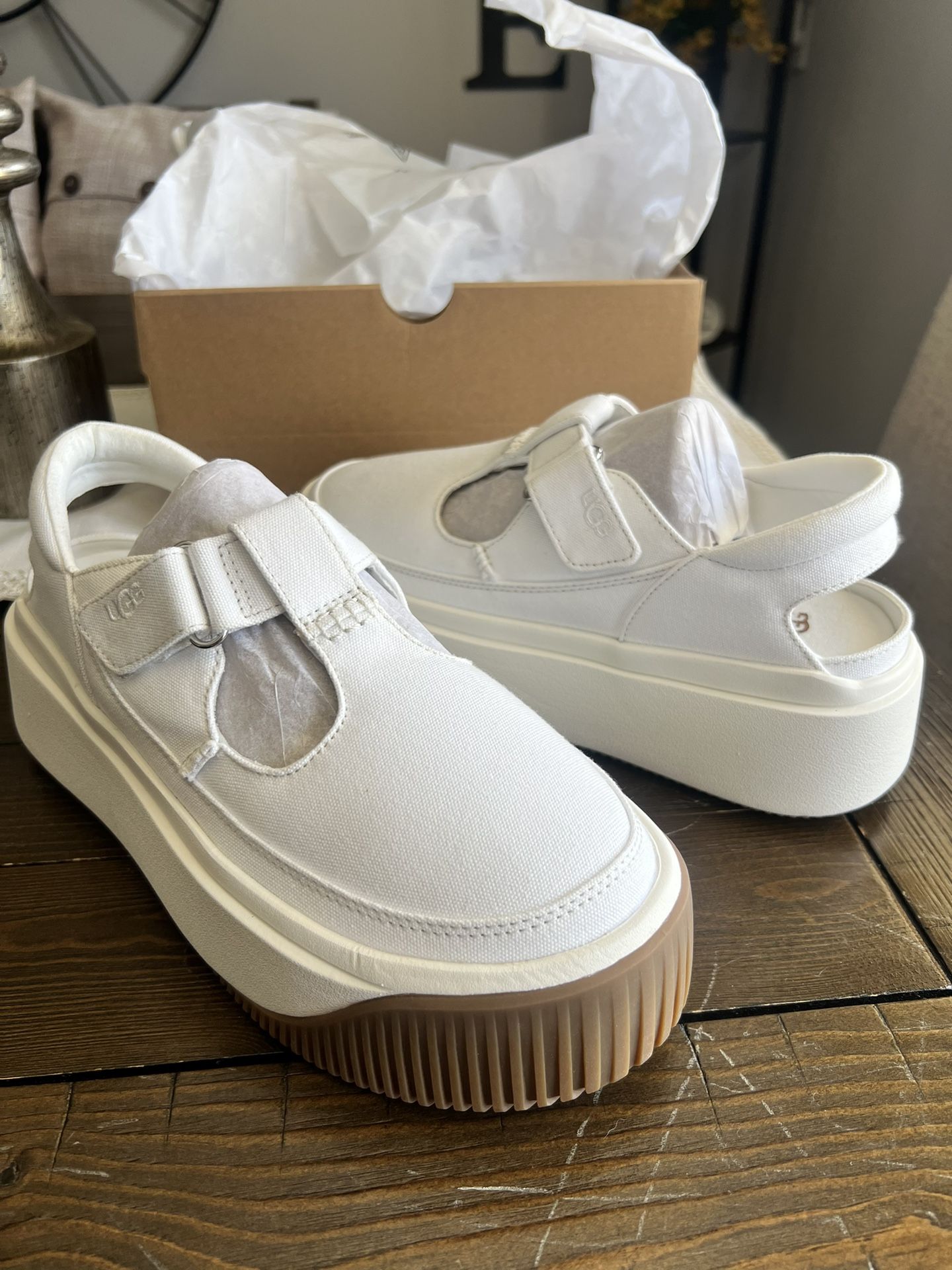 NEW! UGG EZ-DUZZIT Platform Flats