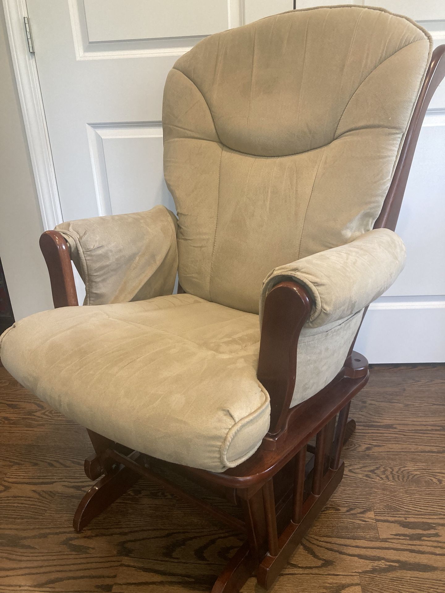 Beautiful Well Made Super Comfortable Constructed Rocker Glider Rocking Chair From Shermag Of Canada