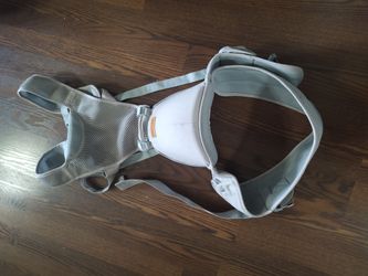 INFANT BODY CARRIER