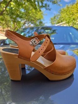 Swedish Hasbeens T Strap “Sky High Clogs”. New. Size Euro 38