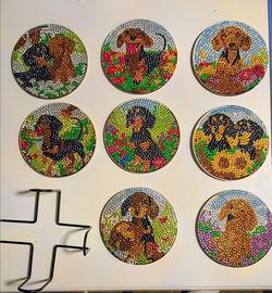 7 daschund coasters with holdíng rack diamond art