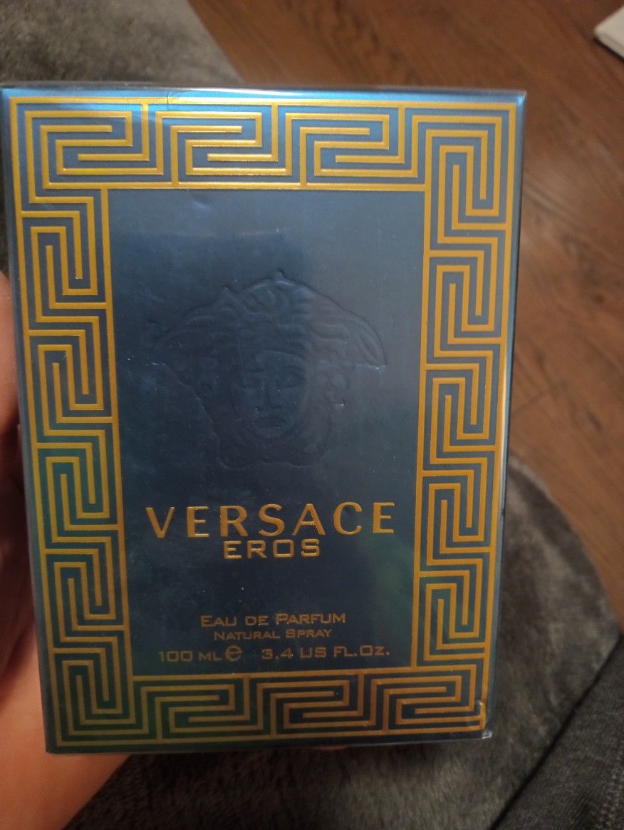 Versace Cologne 