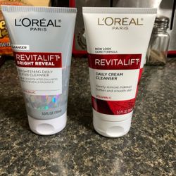L’Oréal Revitalift  Facial Cleaansers-2 Items ($14.70+Value)