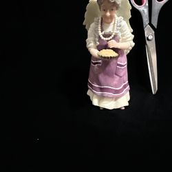 Grandma The Porcelain 