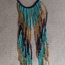 Elegant Beaded Necklace in Turquoise and Gold
