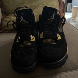 Jordan 4 retro thunders 