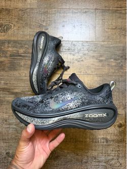 Nike Vomero Plus Galaxy Sz.8.5 men
