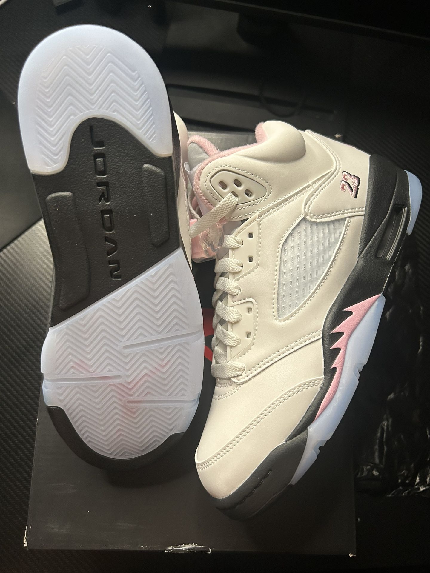 Jordan 5 Medium Soft Size 5y New