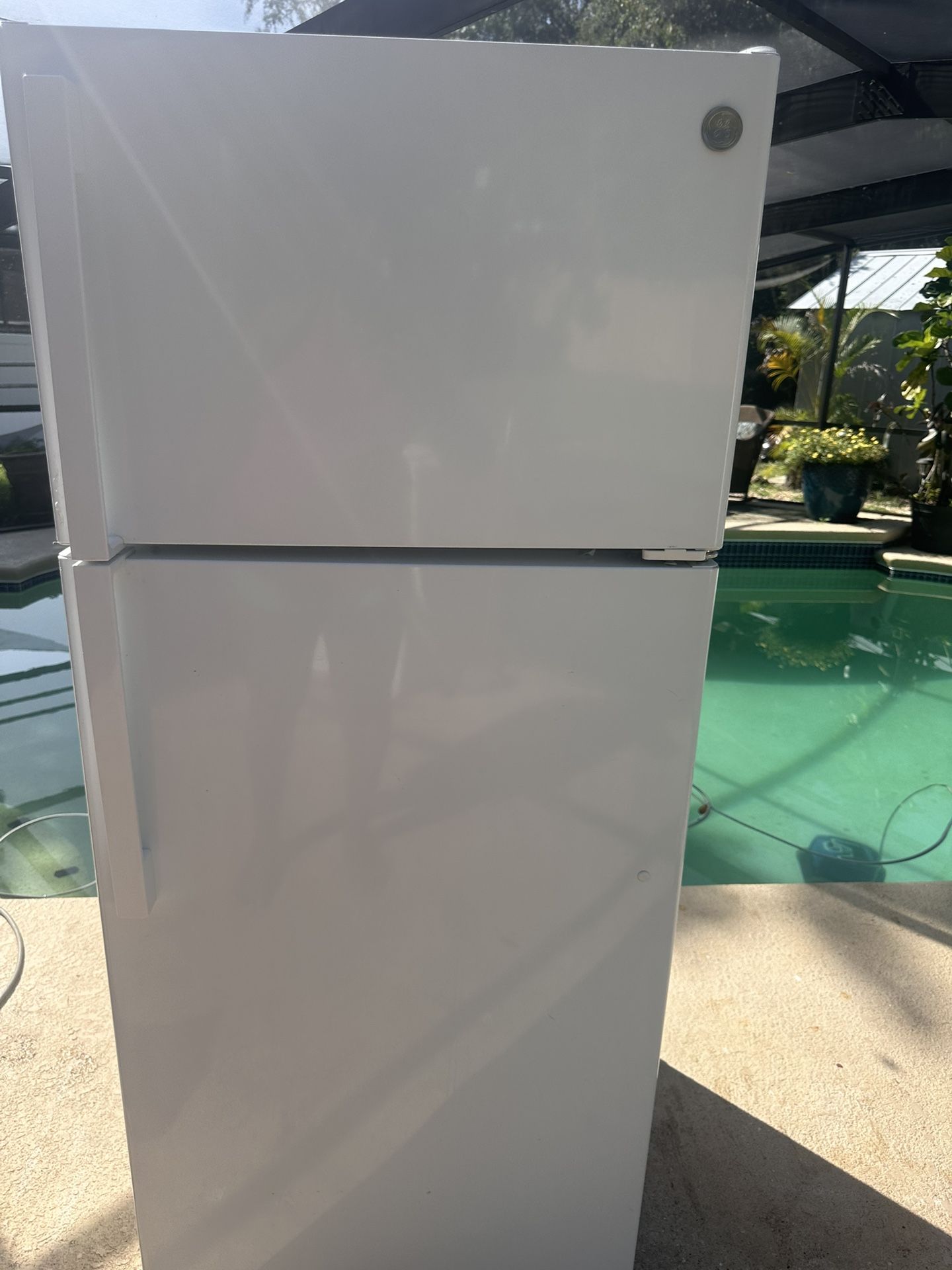 Refrigerator 