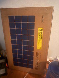 Ecoflow back battery and 2 solar panels