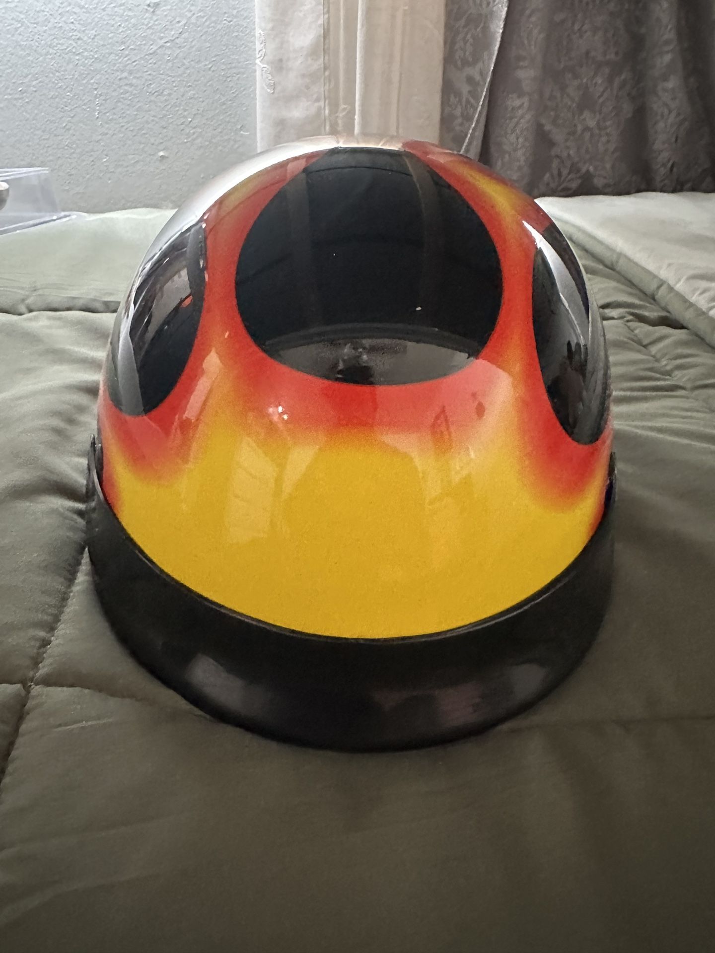 Skid Lid ‘DOT’ Half Motorcycle Helmet (Flames)