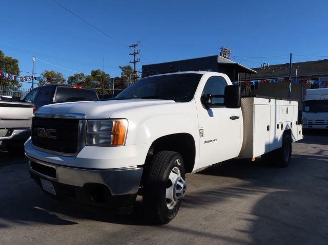 2013 GMC Sierra 3500 HD Regular Cab & Chassis