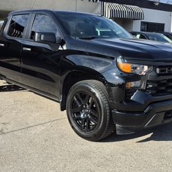 2024 Chevrolet Silverado 1500 Crew Cab Custom 