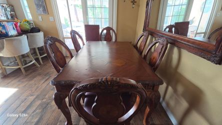 DINING ROOM TABLE