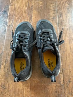 Steel toe shoes