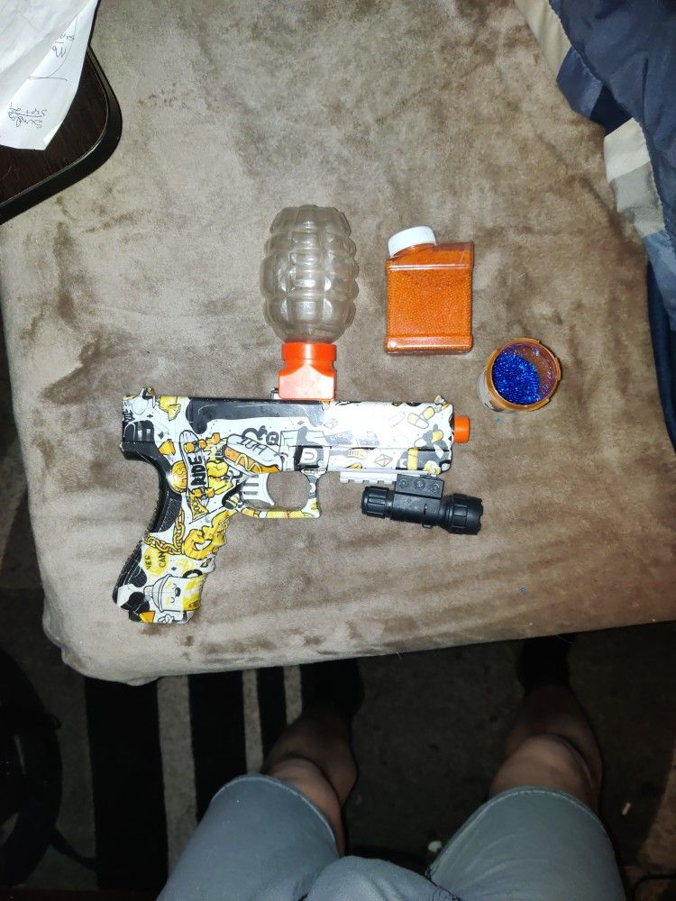 Water Bead Gun With Laser Pointer, Charger, And Plenty Of Water Beads