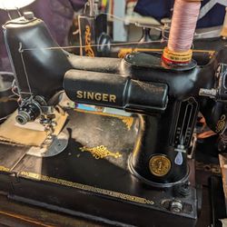 Featherweight Singer Sewing Machine Serviced 