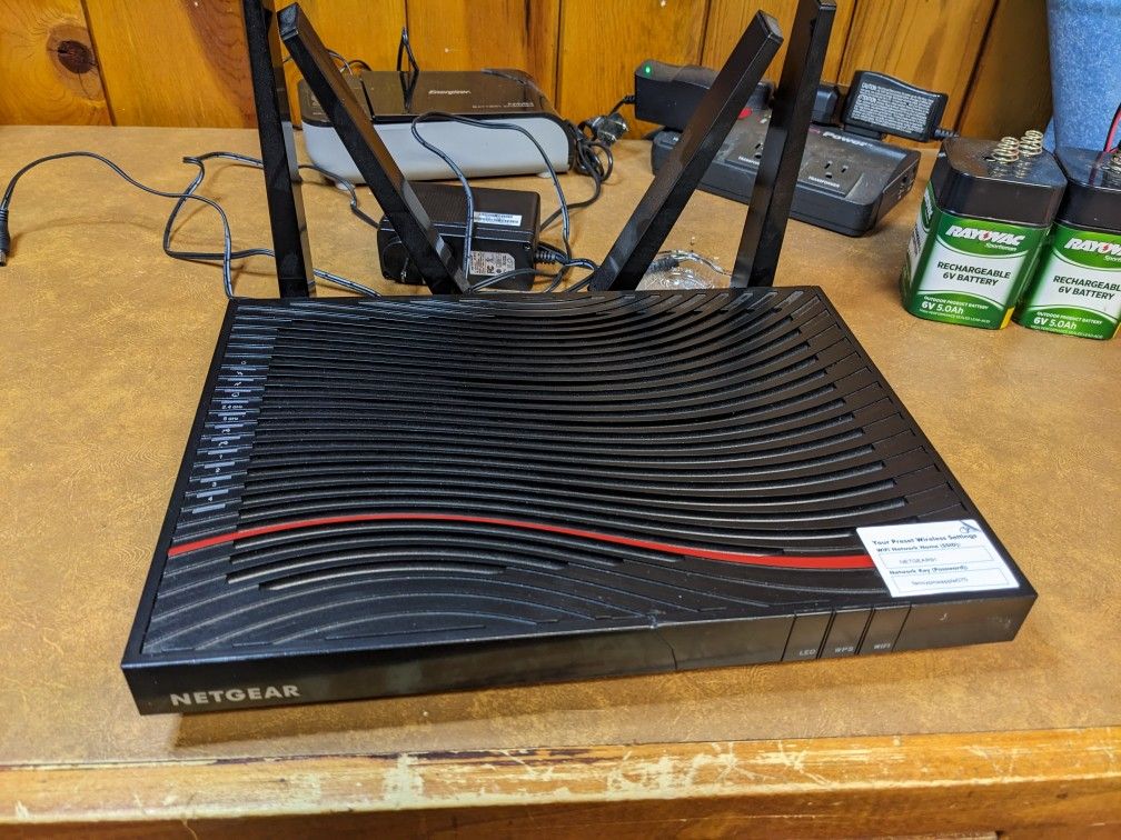 Netgear Nighthawk X4S AC3200
DOCSIS 3.1 Router and Cable Modem Model C7800