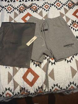 Dark oatmeal essential shorts