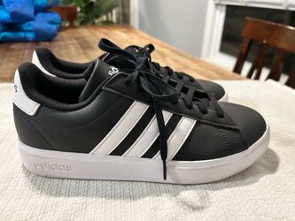 Men’s Adidas size 9