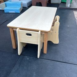 Toddler table with six chairs