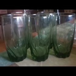 Nice Green Set Of Drinking Glasses