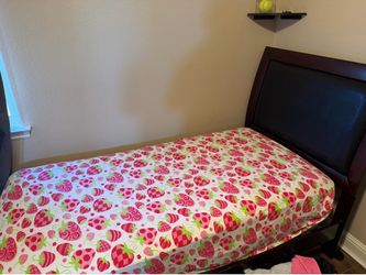 Twin bed with frame