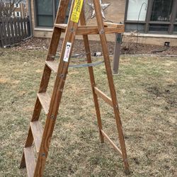 Keller 6’ Wood Ladder