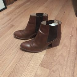 Women's Nisolo Brown Heeled booties Size 8.5