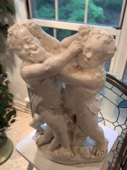 Wrestling boys statue