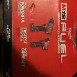 Milwaukee Drill Set