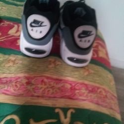 Black Air maxes size 12 men's