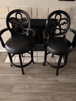 Set of 2 Black Fleur-de-Lis Swivel Bar Stools