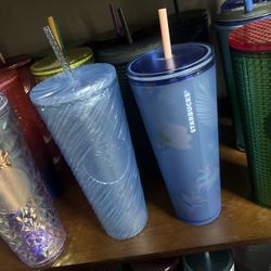 Starbucks Cups ! 