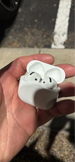 Apple AirPods with Charging Case