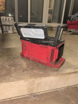Milwaukee m18 light/charger
