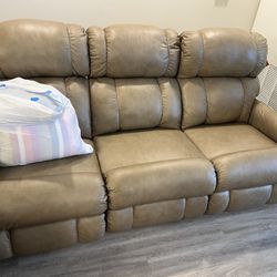 Nice Electric Reclining La-Z-Boy