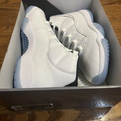 AIR JORDAN 11 RETRO
