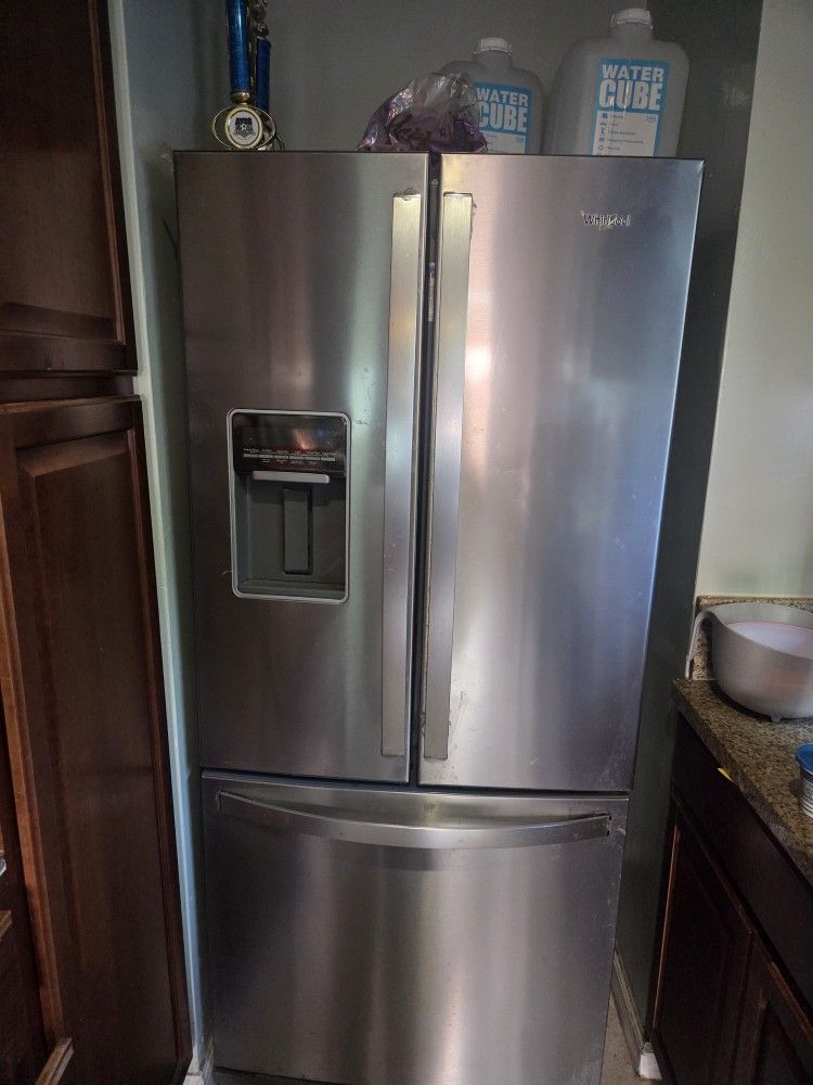 Whirl Pool Refrigerator